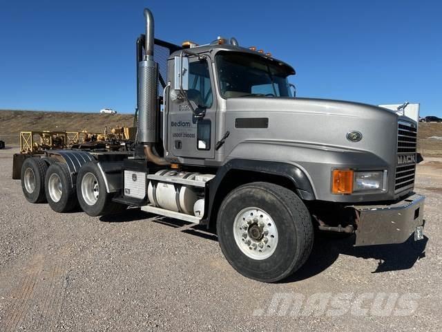 Mack CL713 Седельные тягачи