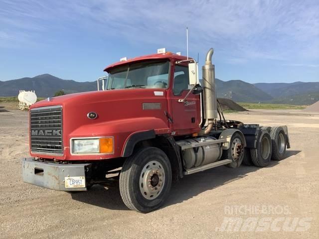 Mack CL733 Седельные тягачи