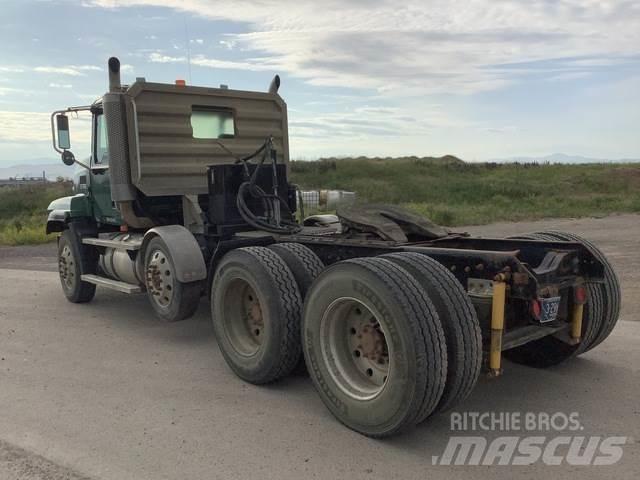 Mack CL733 Седельные тягачи