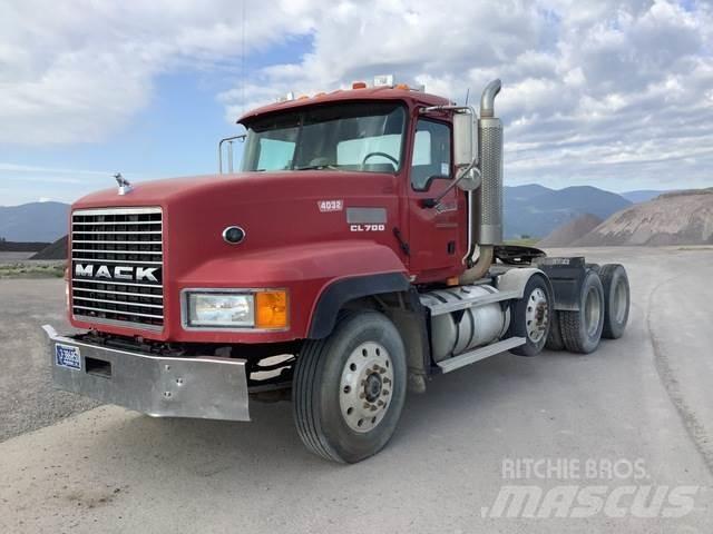 Mack CL733 Седельные тягачи