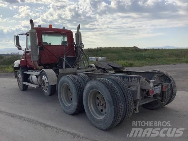 Mack CL733 Седельные тягачи