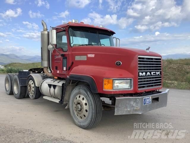 Mack CL733 Седельные тягачи