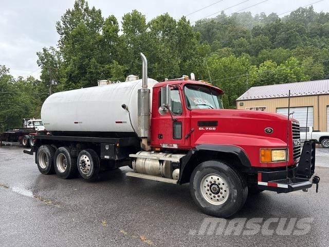 Mack CL733 Ассенизаторские машины