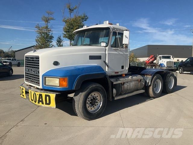 Mack CL753 Седельные тягачи