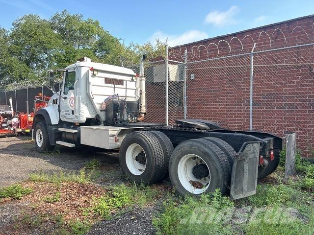 Mack CTP713 Седельные тягачи