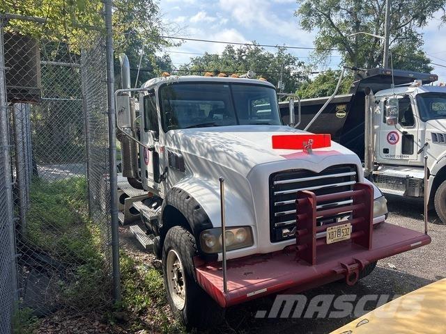 Mack CTP713 Седельные тягачи