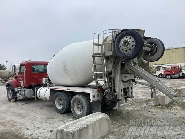Mack CV513 Специальные грузовики
