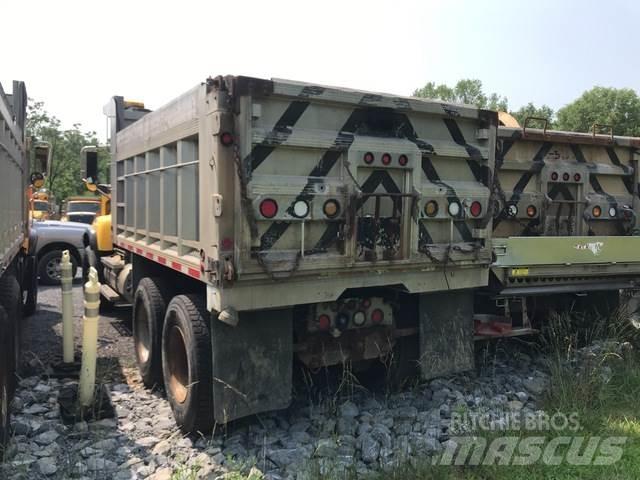 Mack CV700 Снежные отвалы и плуги
