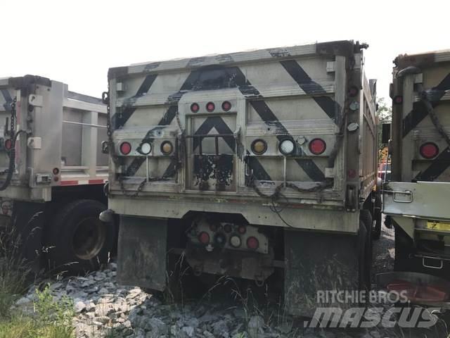 Mack CV700 Снежные отвалы и плуги