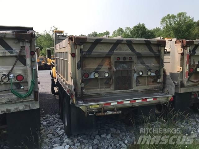 Mack CV700 Снежные отвалы и плуги