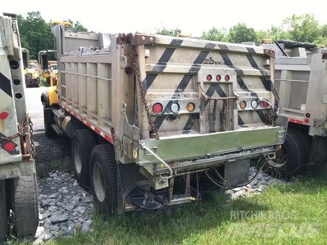 Mack CV700 Снежные отвалы и плуги