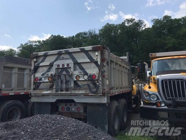 Mack CV700 Снежные отвалы и плуги