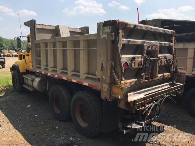 Mack CV700 Снежные отвалы и плуги