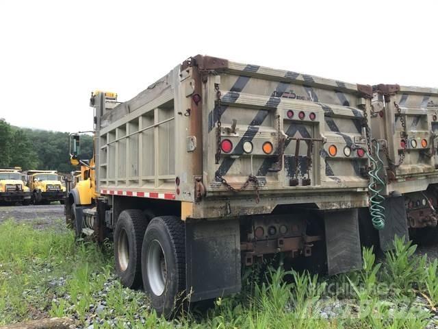 Mack CV700 Грузовики-Самосвалы