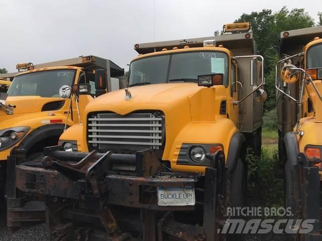 Mack CV700 Снежные отвалы и плуги