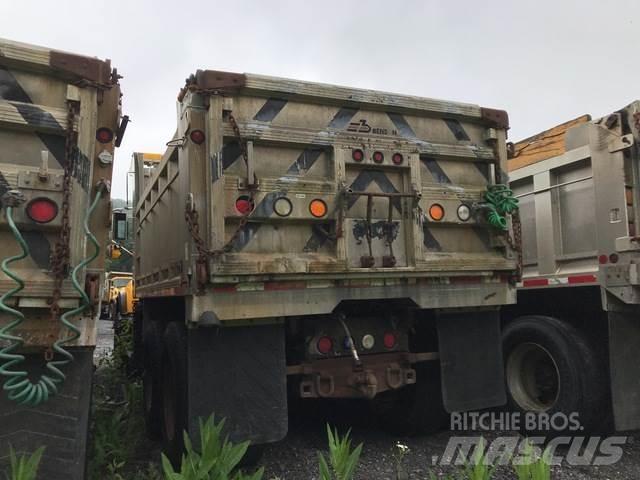 Mack CV700 Снежные отвалы и плуги