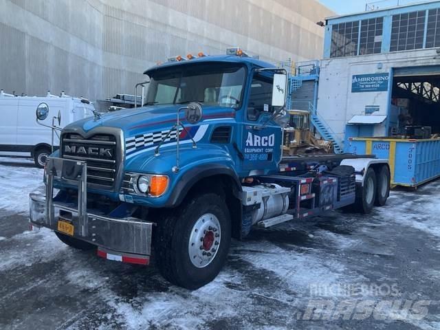 Mack CV713 Скиповые погрузчики