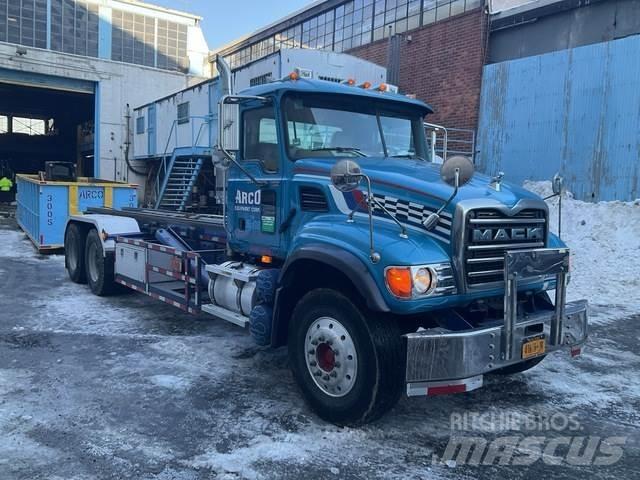 Mack CV713 Скиповые погрузчики