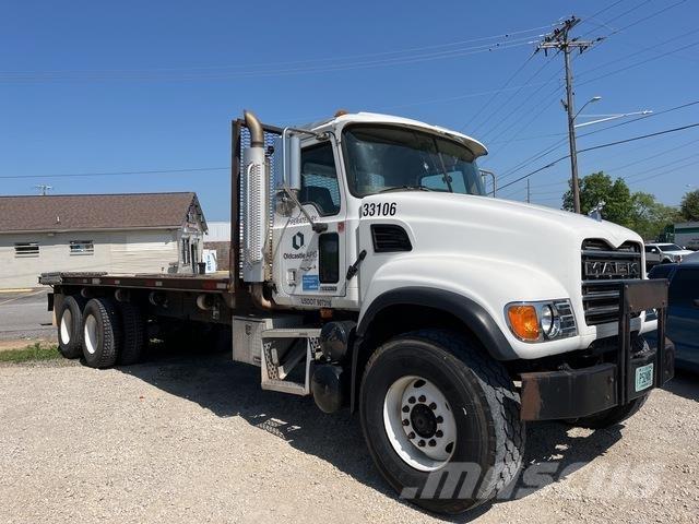 Mack CV713 Грузовики-платформы/боковая разгрузка