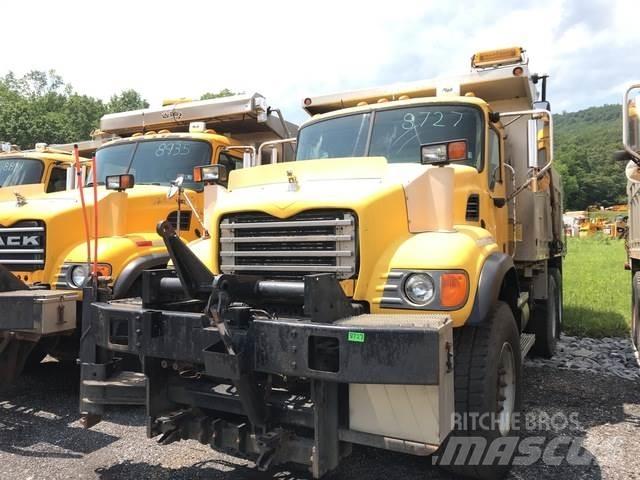 Mack CV713 Снежные отвалы и плуги