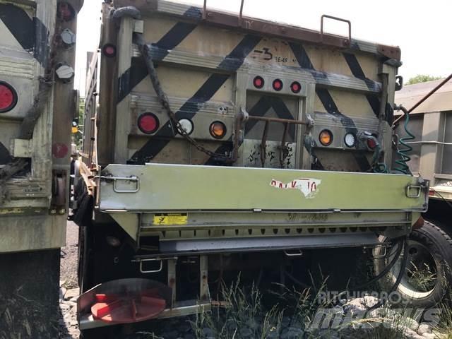 Mack CV713 Снежные отвалы и плуги