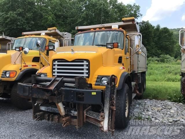 Mack CV713 Снежные отвалы и плуги