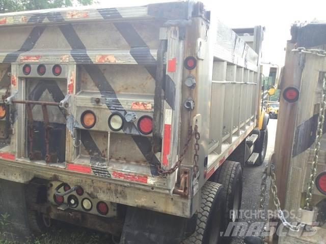 Mack CV713 Грузовики-Самосвалы