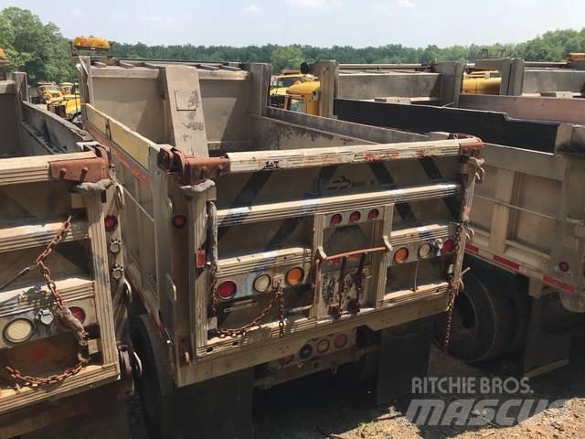 Mack CV713 Снежные отвалы и плуги