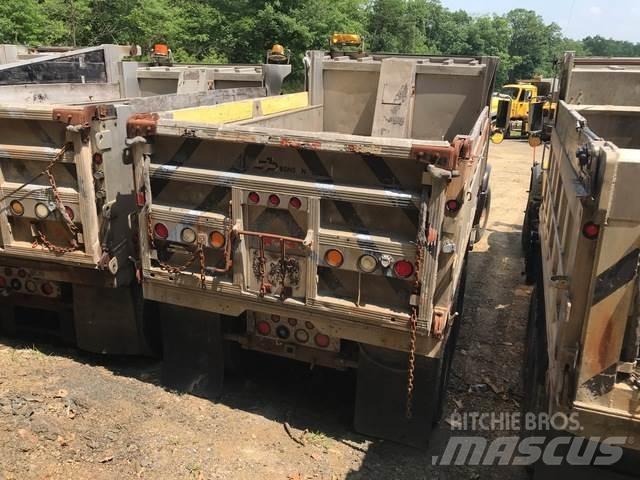 Mack CV713 Снежные отвалы и плуги