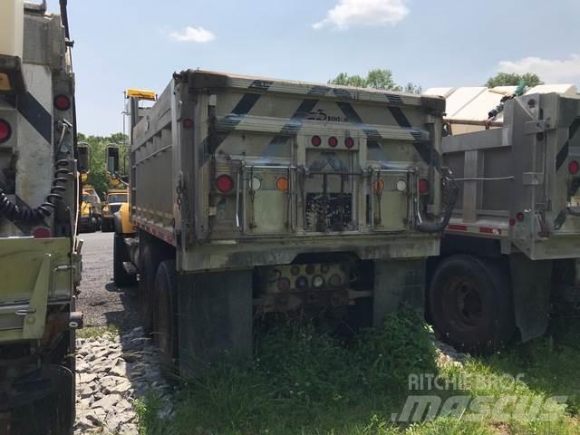Mack CV713 Снежные отвалы и плуги