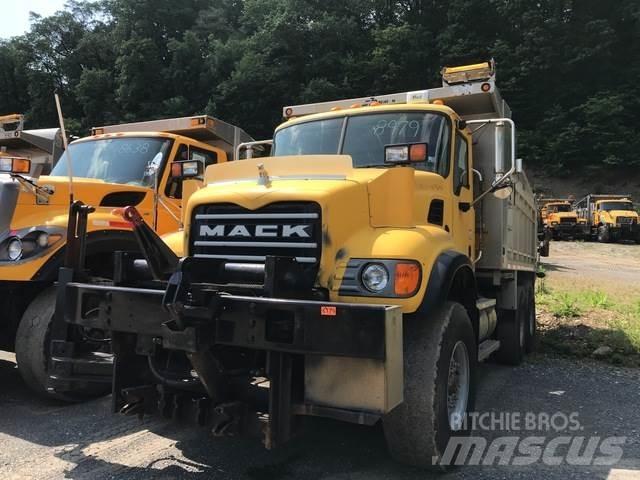 Mack CV713 Снежные отвалы и плуги