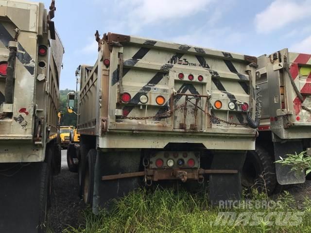 Mack CV713 Грузовики-Самосвалы