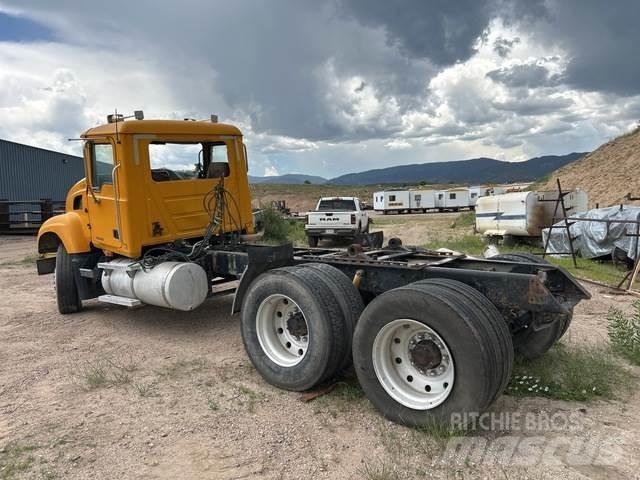 Mack CV713 Седельные тягачи