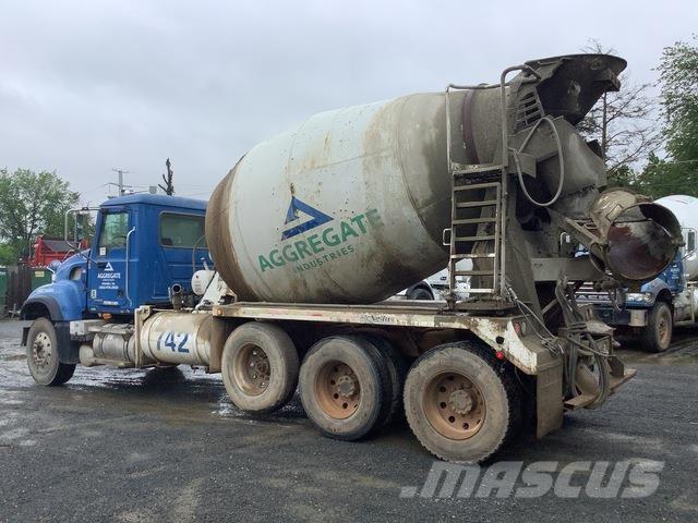Mack CV713 Специальные грузовики