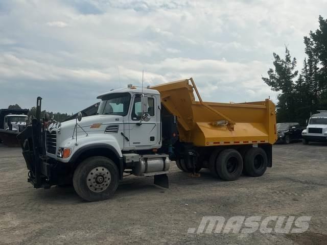 Mack CV713 Снежные отвалы и плуги