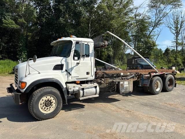 Mack CV713 Скиповые погрузчики