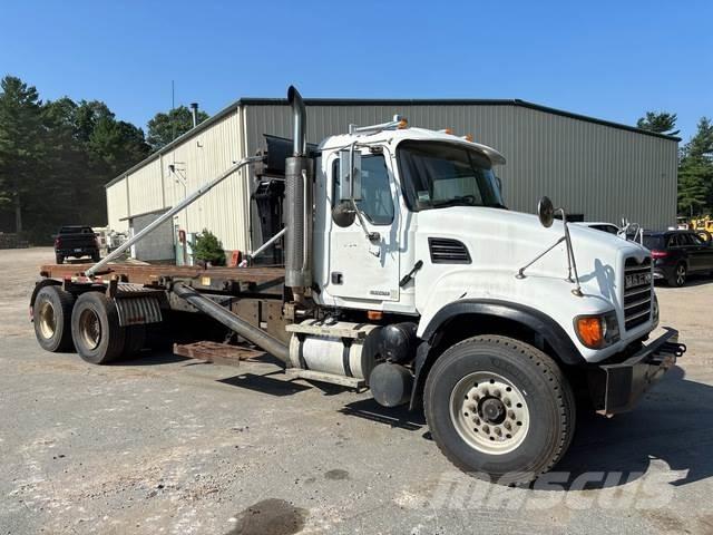 Mack CV713 Скиповые погрузчики