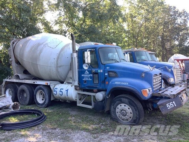 Mack CV713 Грузовики-Самосвалы