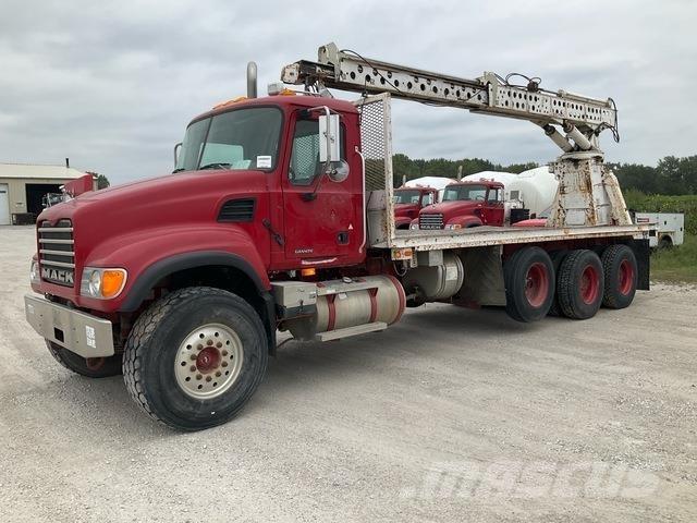 Mack CV713 Специальные грузовики