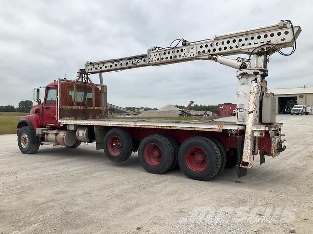 Mack CV713 Специальные грузовики