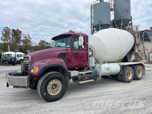 Mack CV713 Специальные грузовики