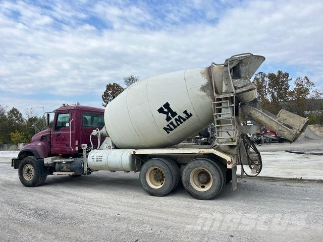 Mack CV713 Специальные грузовики