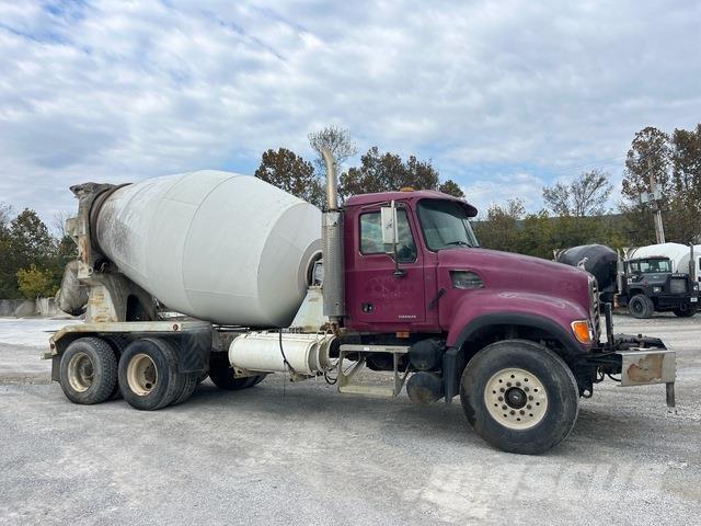 Mack CV713 Специальные грузовики