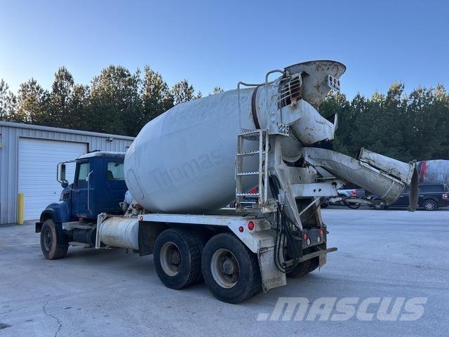 Mack CV713 Специальные грузовики