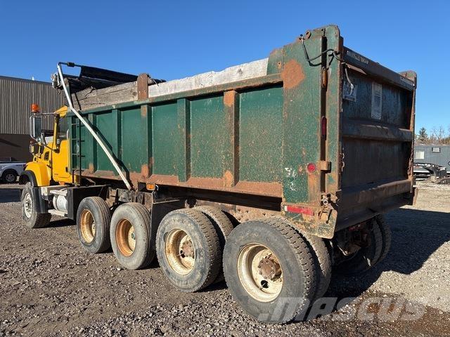 Mack CV713 Грузовики-Самосвалы