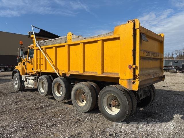 Mack CV713 Грузовики-Самосвалы