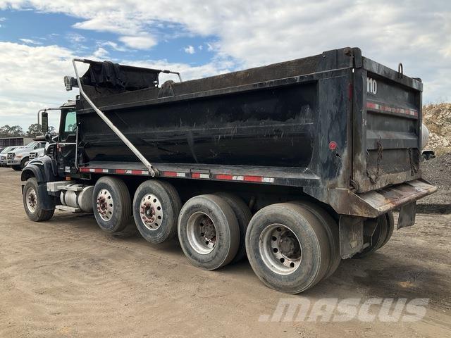 Mack CV713 Грузовики-Самосвалы