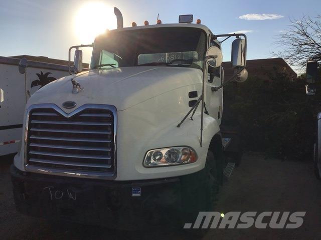 Mack CXN612 Седельные тягачи