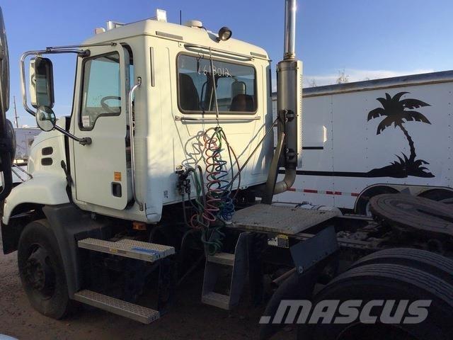 Mack CXN612 Седельные тягачи