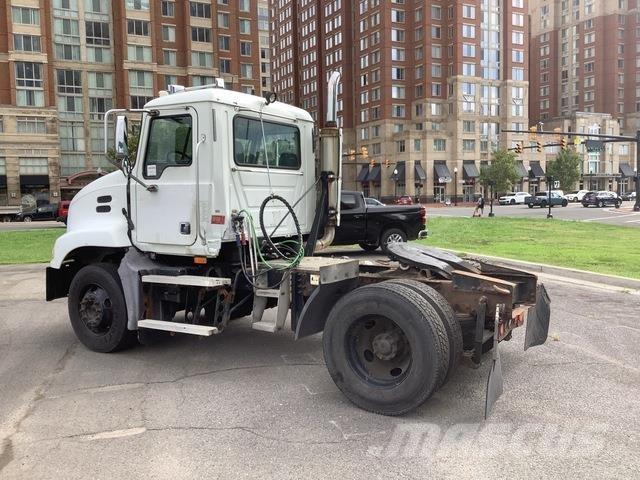 Mack CXN612 Седельные тягачи